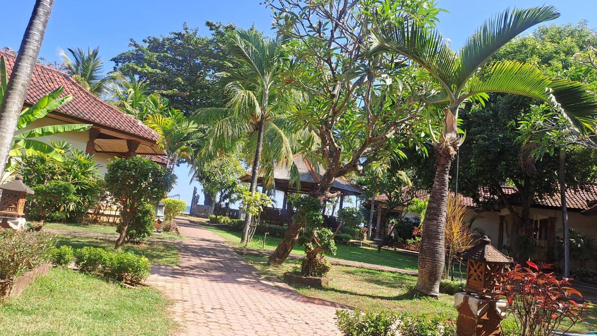 Lovina Beach Hotel Exterior foto